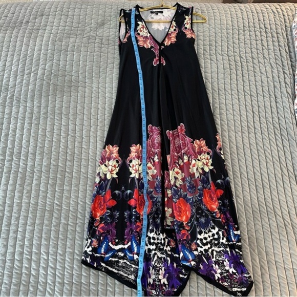 Calessa‎ women’s size Large v-neck with handkerchief style bottom dress - Picture 5 of 10